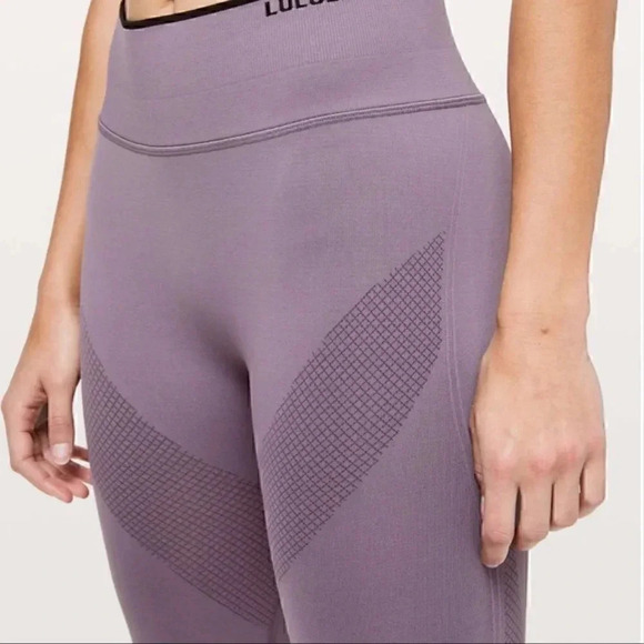 •Lululemon Athletica•  - Picture 4 of 6